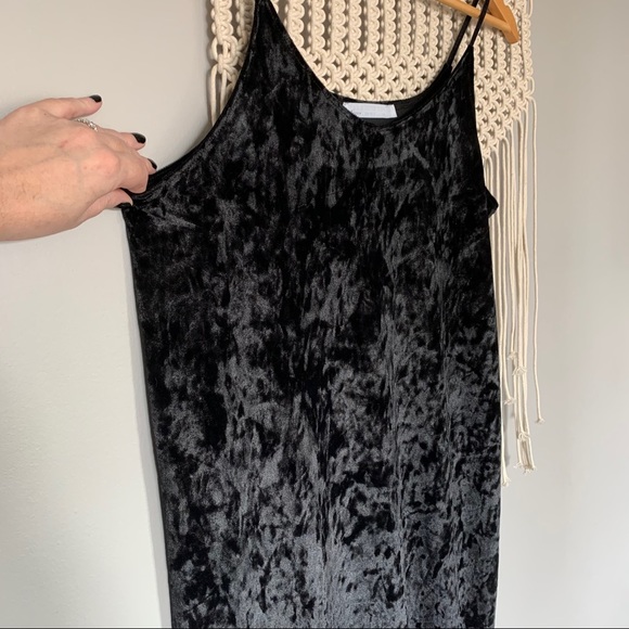 Boutique Black Velvet Spaghetti Strap Slip Dress - Picture 10 of 12